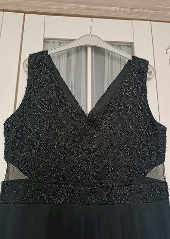 Siyah V Yakalı Uzun Kadın Abiye Elbise - Görsel 3