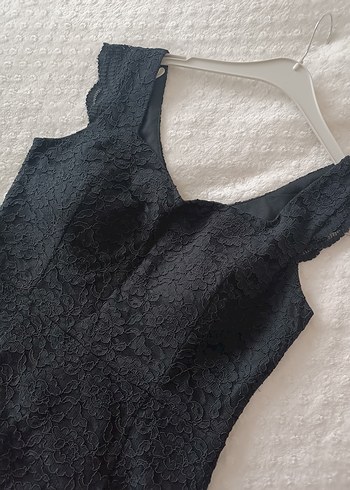 Dantel Detaylı Siyah Midi V Yaka Elbise - Görsel 4