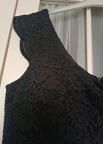 Dantel Detaylı Siyah Midi V Yaka Elbise - Görsel 7