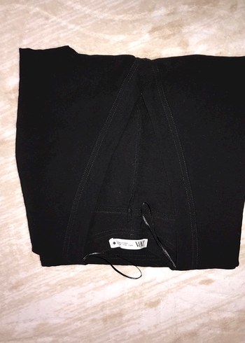 Siyah Keten V Yaka Kolsuz Bluz - Görsel 3