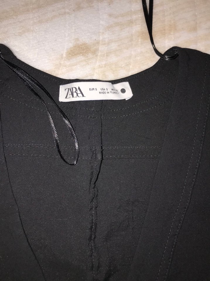 Siyah Keten V Yaka Kolsuz Bluz - Görsel 4