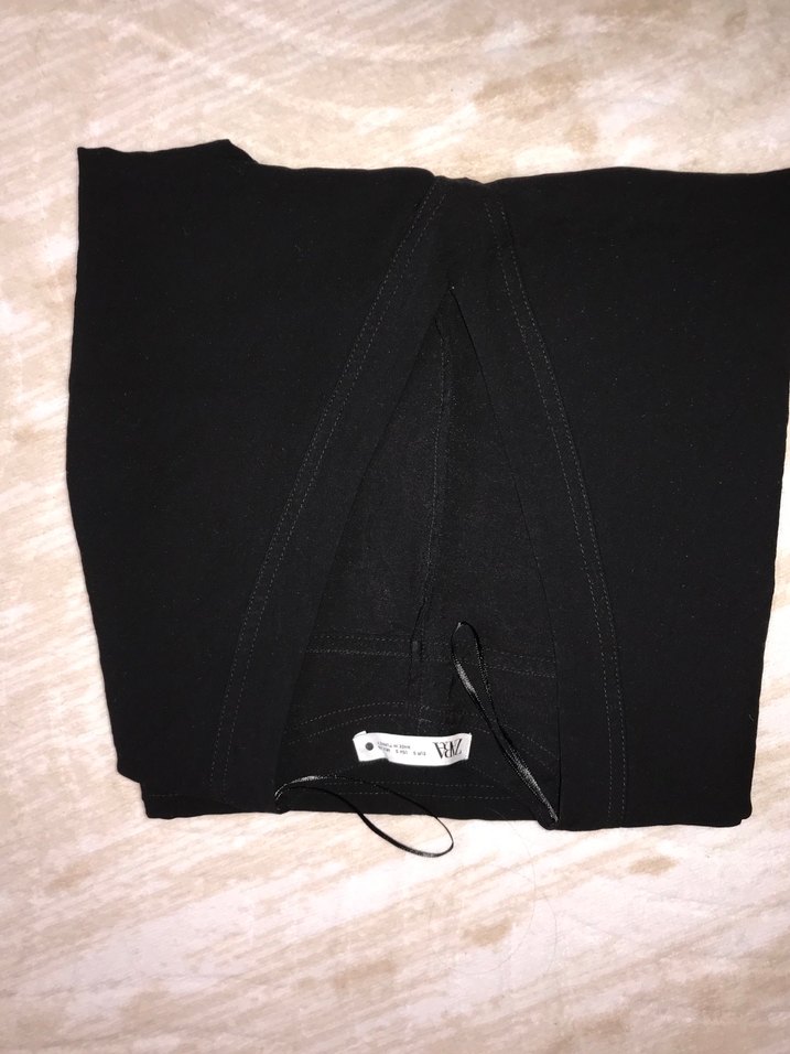 Siyah Keten V Yaka Kolsuz Bluz - Görsel 3