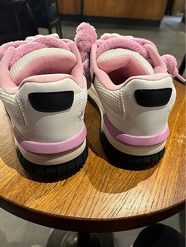 38 Beden çeşitli Renk bershka hellokitty ayakkabi