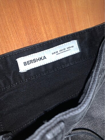 38 Beden siyah Renk hiç giyilmedi bershka pantolon