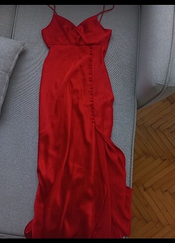 s Beden kırmızı Renk Zara saten elbise 