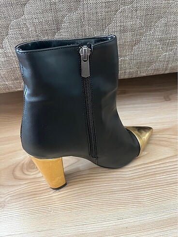 36 Beden Stiletto bot