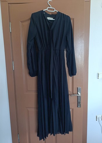 Siyah Uzun Kollu Pilili Keten Elbise - Görsel 2