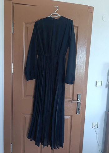 Siyah Uzun Kollu Pilili Keten Elbise - Görsel 3