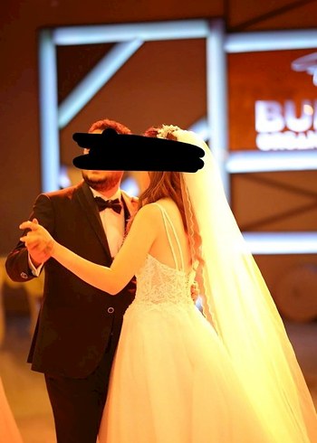 V Yaka Askılı Parlak Beyaz A Kesim Gelinlik - Görsel 3