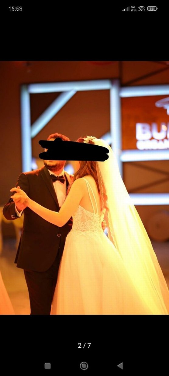 V Yaka Askılı Parlak Beyaz A Kesim Gelinlik - Görsel 3