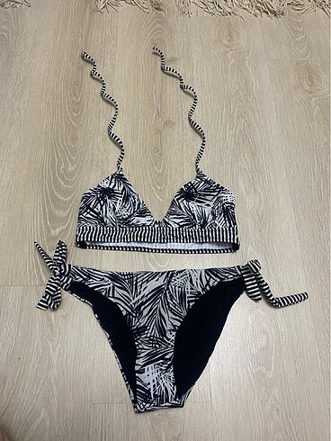 Penti desenli bikini takımı