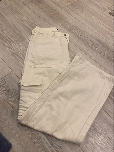 Beyaz kargo cepli jean - Görsel 4