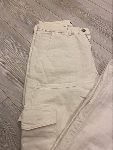 Beyaz kargo cepli jean - Görsel 5