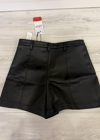 Siyah Deri Mini Kadın Şort - Görsel 4