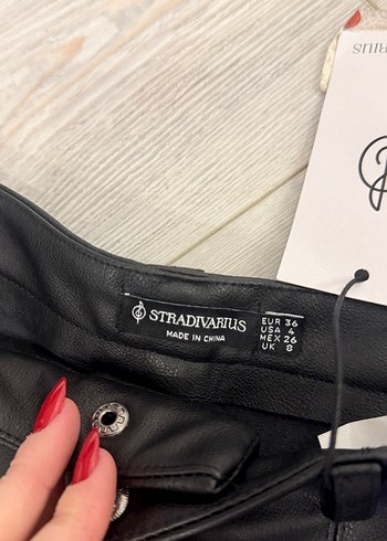 Siyah Deri Mini Kadın Şort - Görsel 5