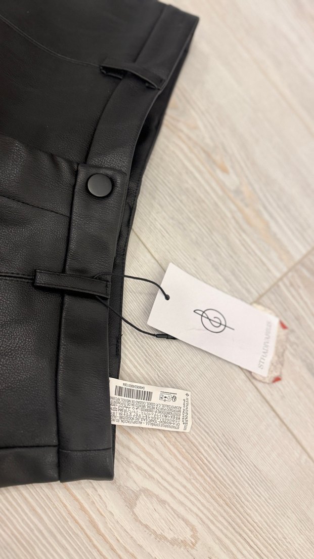 Siyah Deri Mini Kadın Şort - Görsel 2