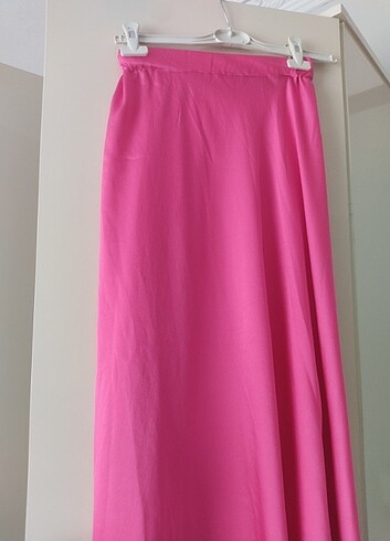Pembe saten etek 
