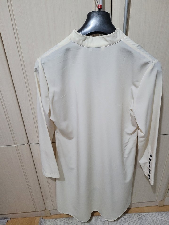 Düğmeli Beyaz Uzun Kollu Kadın Gömlek - Görsel 3