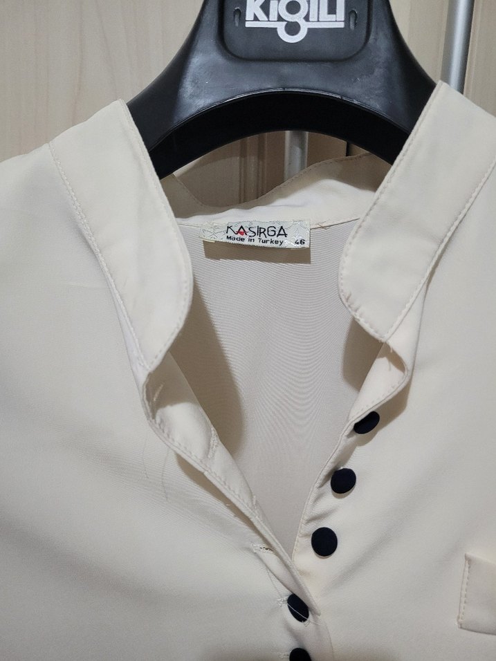 Düğmeli Beyaz Uzun Kollu Kadın Gömlek - Görsel 2