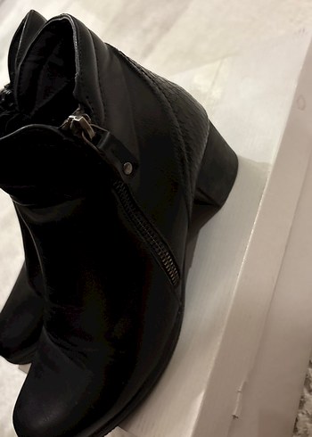 Polaris Siyah Deri Kadın Dolgu Topuklu Bot - Görsel 3