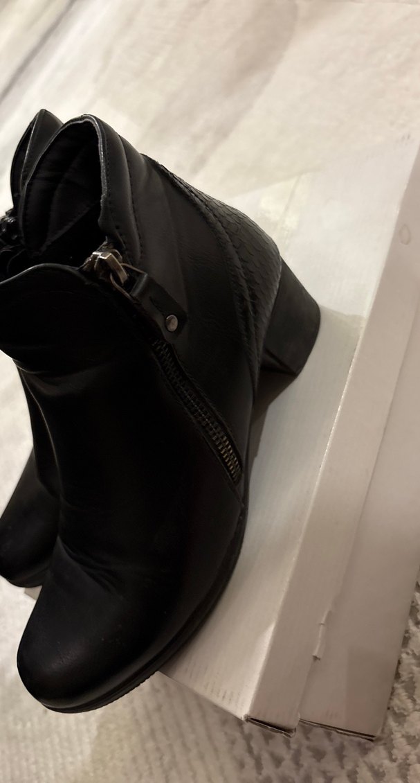 Polaris Siyah Deri Kadın Dolgu Topuklu Bot - Görsel 3