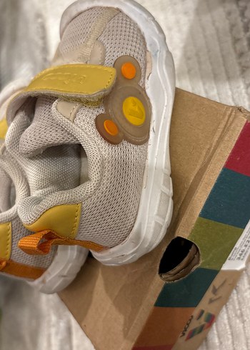 Kız Çocuk Sarı Cırt Cırtlı Spor Ayakkabı - Görsel 3