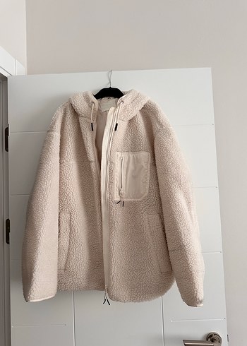 Bej Kapüşonlu Kadın Midi Boy Peluş Ceket
