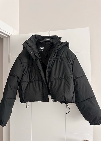 Zara Kısa Siyah Kadın Kışlık Mont
