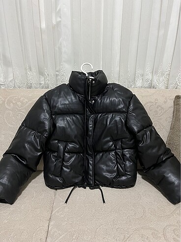 xs Beden siyah Renk bershka şişme mont