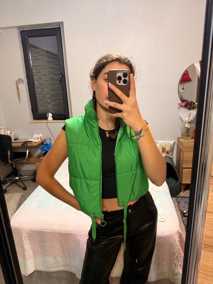 Yeşil Yüksek Yakalı Kadın Şişme Yelek - Görsel 2