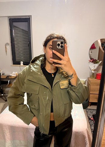 Bershka Haki Mont