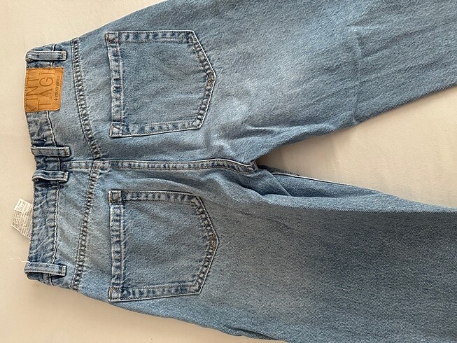 34 Beden mavi Renk Stradivarius jean