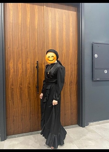 44 Beden siyah Renk Saten Tesettür Elbise