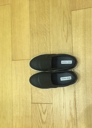 Yılan derisi baskılı sneaker