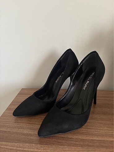 Siyah süet stiletto