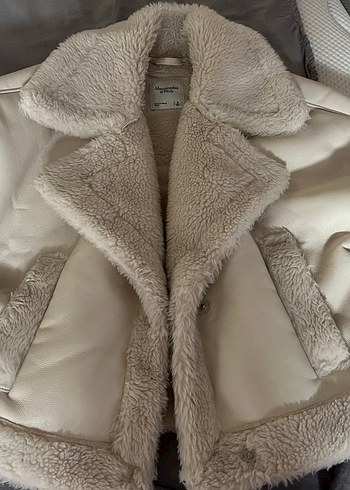 Abercrombie & Fitch s