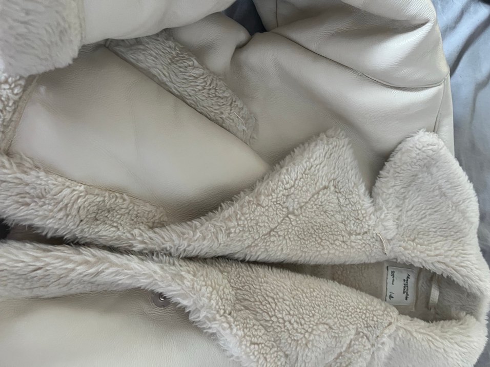 Bej Kürklü Kadın Ceket - Görsel 3