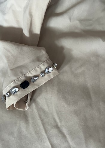 Düğmeli Bej Kadın Gömlek - Görsel 3