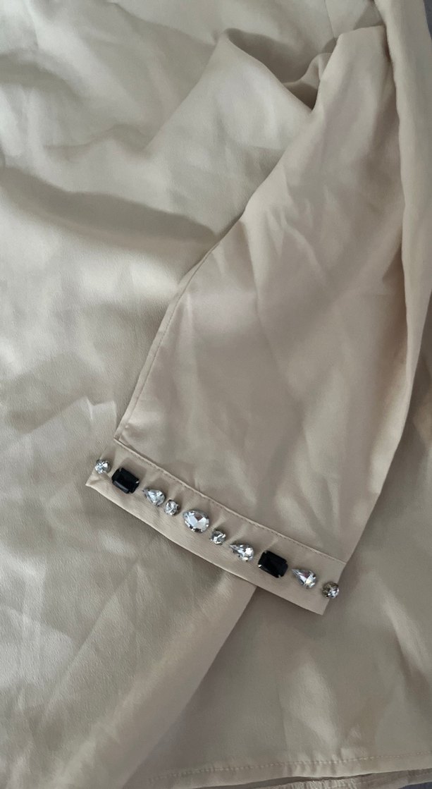 Düğmeli Bej Kadın Gömlek - Görsel 2