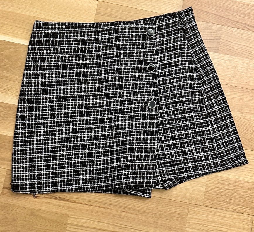 Kadın Siyah Ekose Pileli Mini Etek - Görsel 4