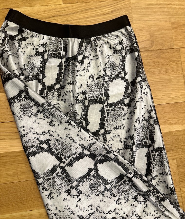 Gri Yılan Desenli etek uzun - Görsel 3