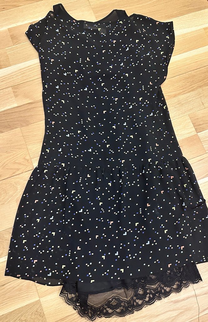 Çok sade desenli Kolsuz spor gorunumulu elbise - Görsel 2