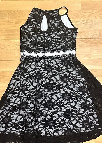 Siyah Dantelli kısa elbise - Görsel 2