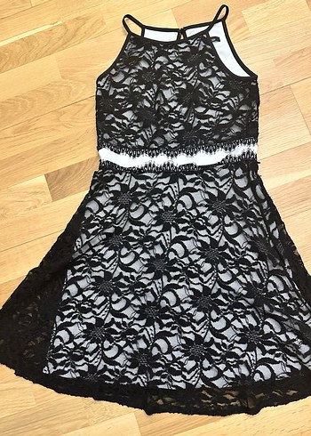 Siyah Dantelli kısa elbise - Görsel 3