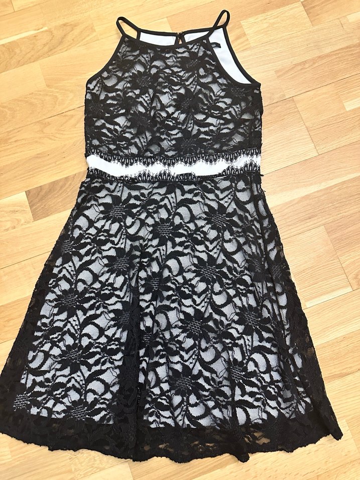 Siyah Dantelli kısa elbise - Görsel 4