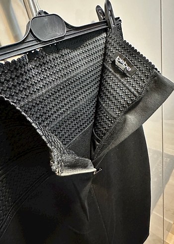 Siyah Uzun Kalem Etek, Kemerli, Gotik Stil - Görsel 4