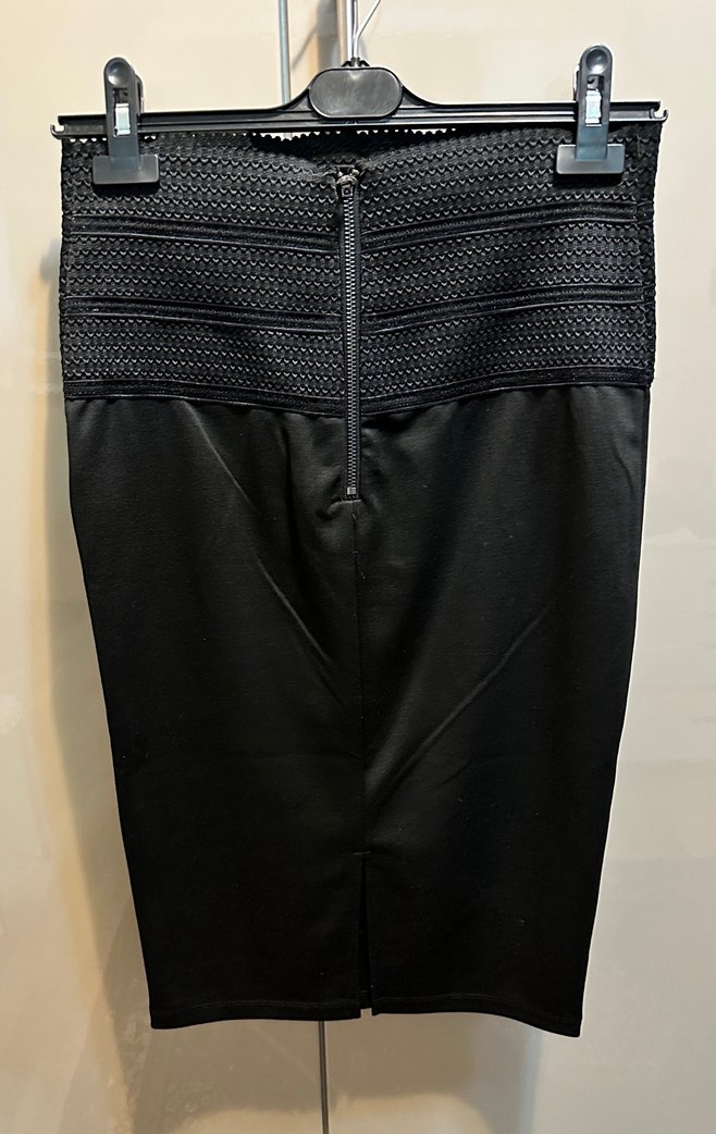 Siyah Uzun Kalem Etek, Kemerli, Gotik Stil - Görsel 3