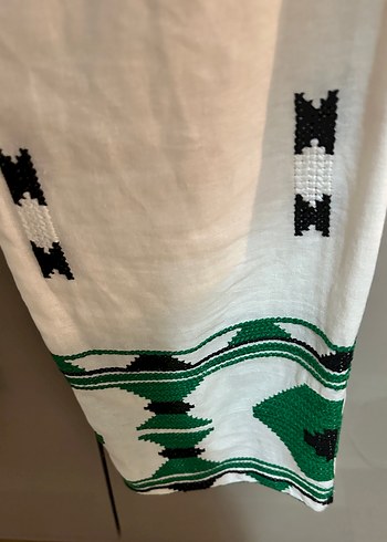 Beyaz Nakışlı Mini Kumaş Kadın Pantolon - Görsel 3