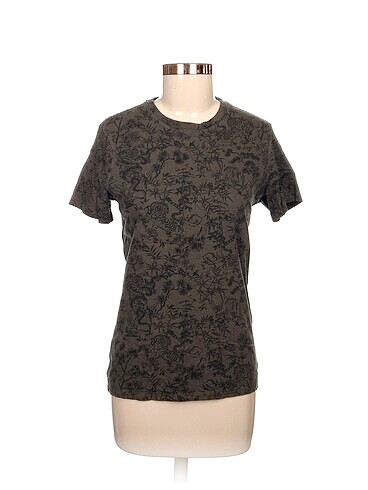 Bershka T-shirt %70 İndirimli.