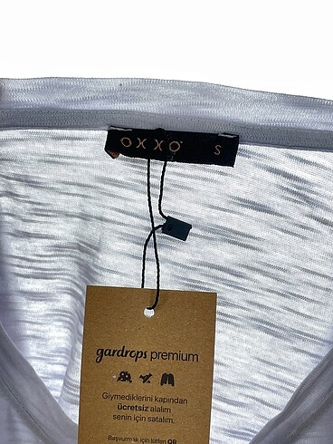 s Beden beyaz Renk oxxo T-shirt %70 İndirimli.